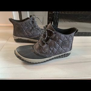 Sorel Out N About boots Slate Grey- 8.5